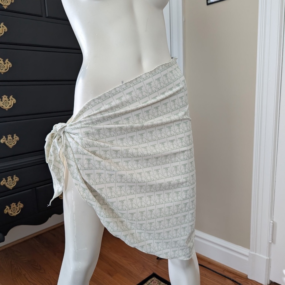 M20 - Burberry Vintage Sarong/Shawl, Green Logo